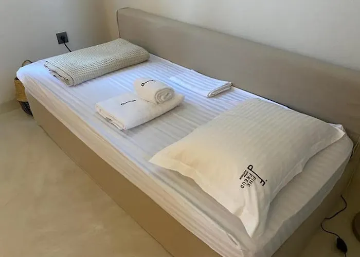 Exclusive Santorini 3 Bedroom Private Jetted Pool Sea View Villa