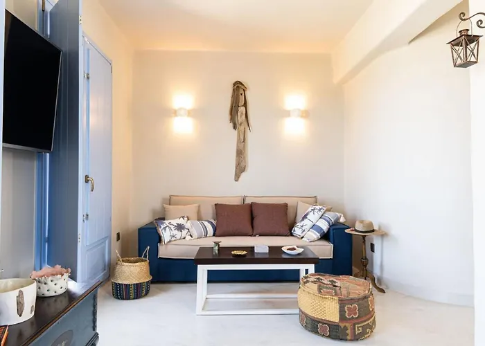 Exclusive Santorini 3 Bedroom Private Jetted Pool Sea View *