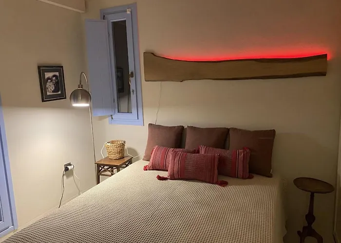 Exclusive Santorini 3 Bedroom Private Jetted Pool Sea View